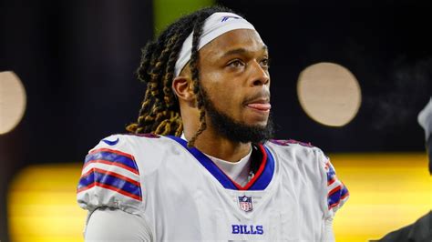 Jan 4, 2023 · Buffalo Bills player Damar Hamlin remains in intensive care after going into cardiac arrest but his family said his condition is moving in a "positive direct... 